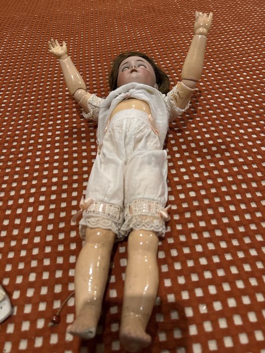 Boneca antiga Armand Marseille – porcelana alemã com mecanismo sonoro