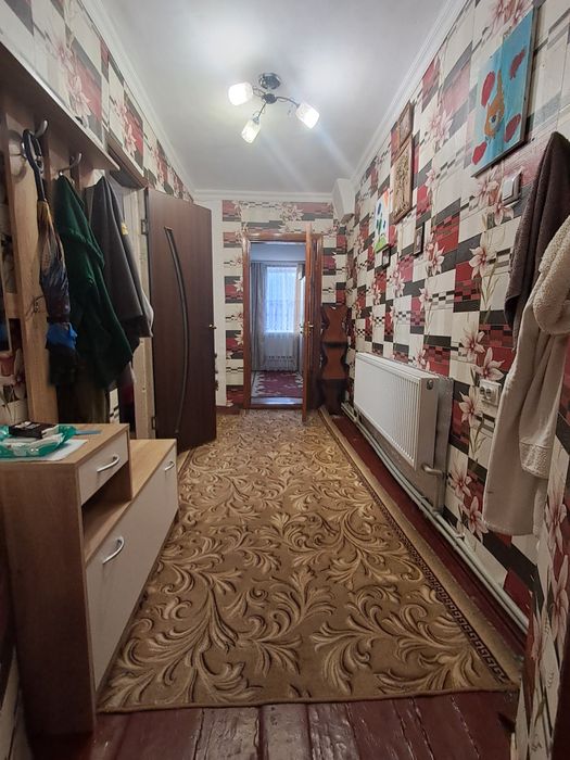 Продам 1/2 будинку