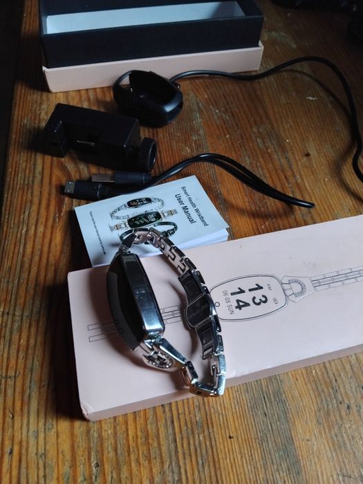 Комплект ремешок зарядка и др к смарт часам