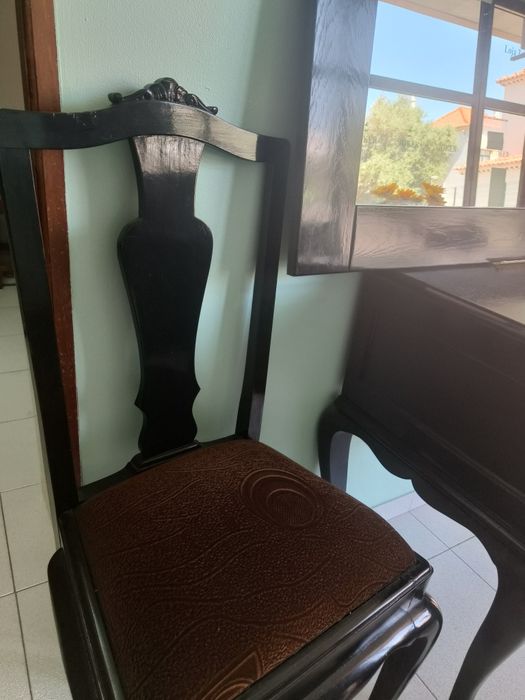 Vende se conjunto de móveis antigos