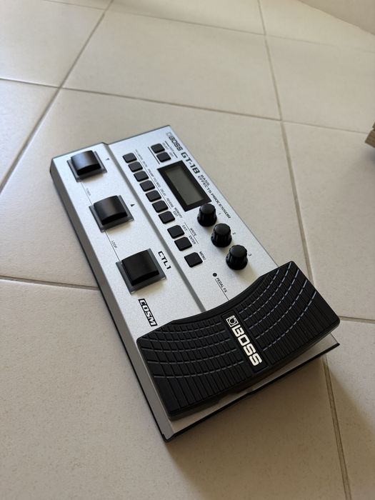 Boss GT-1B (Pedaleira de Baixo)