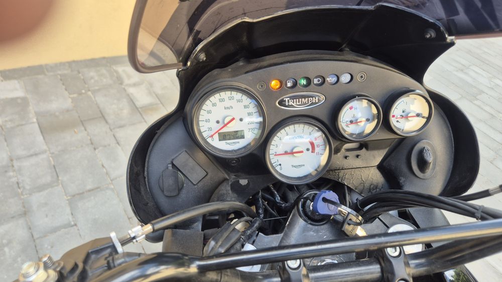 Triumph Tiger ,poj 885