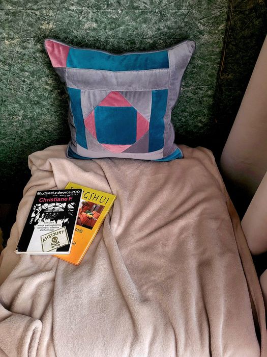 Nowa poduszla 42x42  welur tapicerski