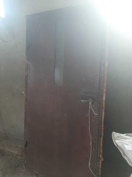 Sprzedam drzwi zewnętrzne metalowe 103X206