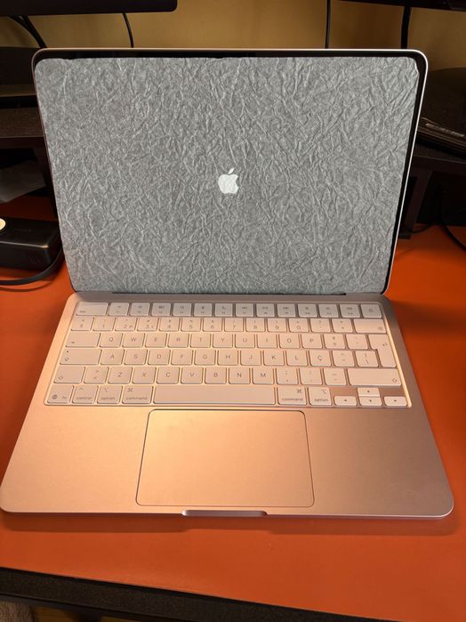 Apple MacBook Neo