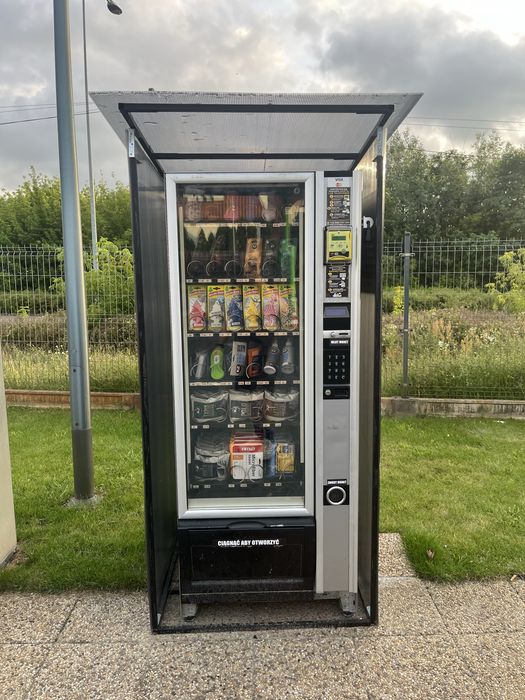 Necta Snakky Max, nayax, wrzutnik NRI, gotowy biznes, automat vendingowy sprzedający