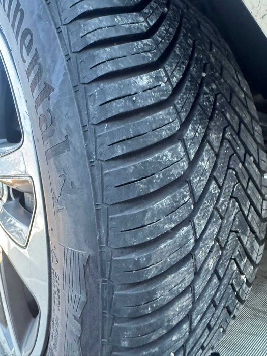 Felgi- opony 17'' Continental stalowe stalowe strukturalne z kołpakami