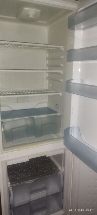 Холодильник продаю)