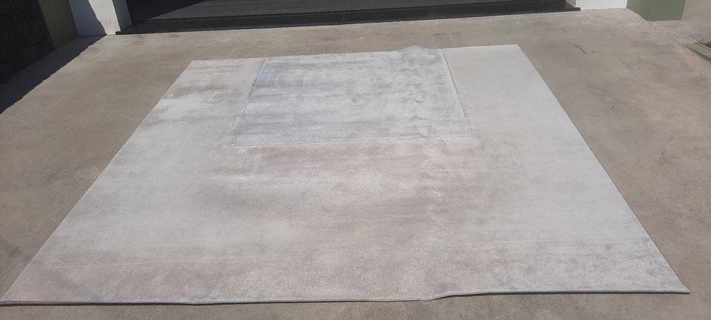 Carpete cinza 4m x 4m