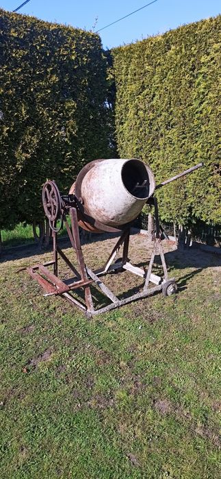 Betoniarka metalowa
