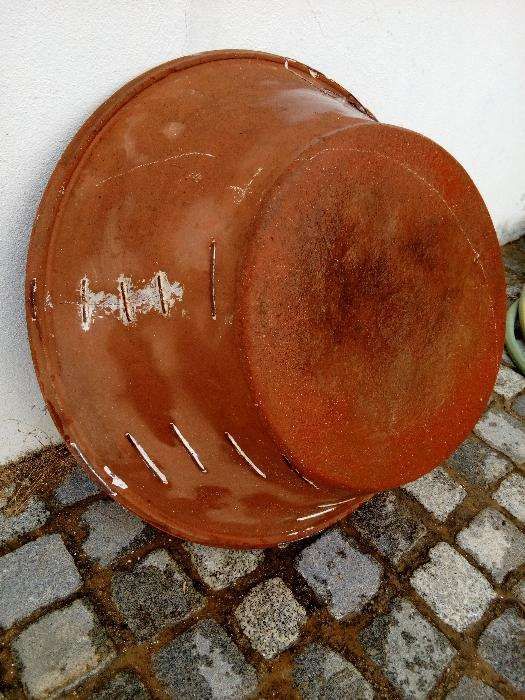 alguidar secular em barro