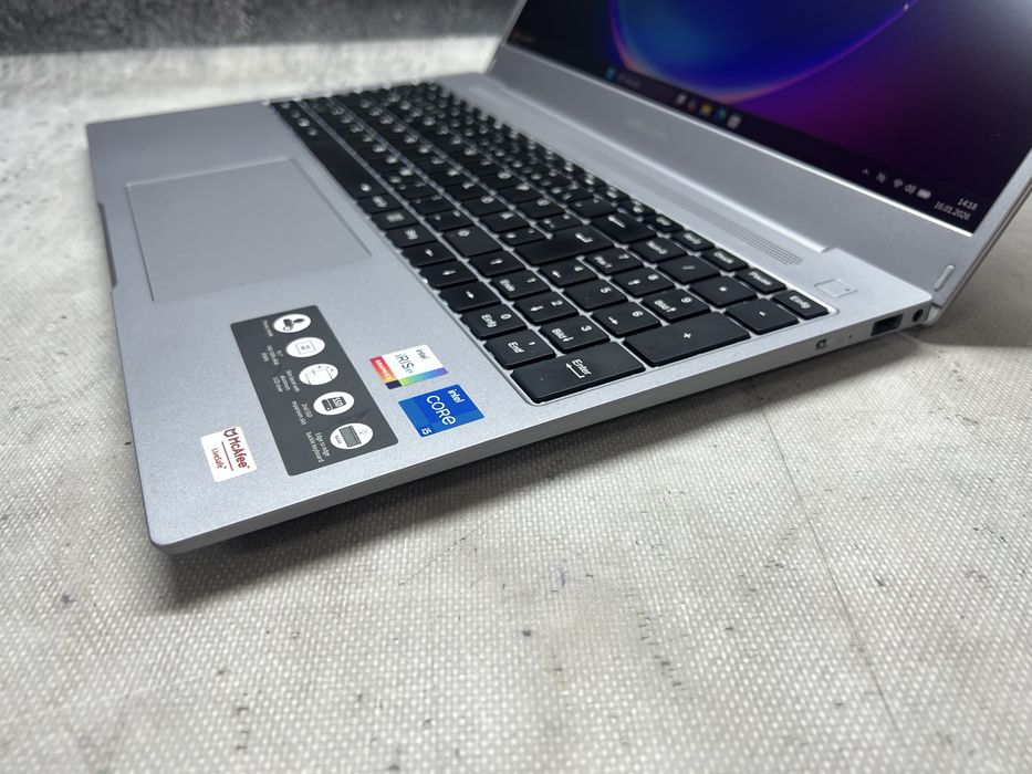 Medion / i5 1135G7 4.2GHz / 8GB DDR4 / 256SSD / IRIS / 15.6 FHD / W11