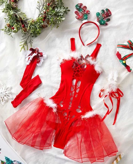 Новогодний эротический костюм Снегурочки с юбочкой и рожками