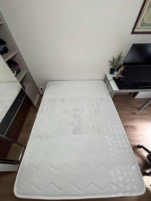 Cama casal com estrado elevatorio + Colchão (usados)