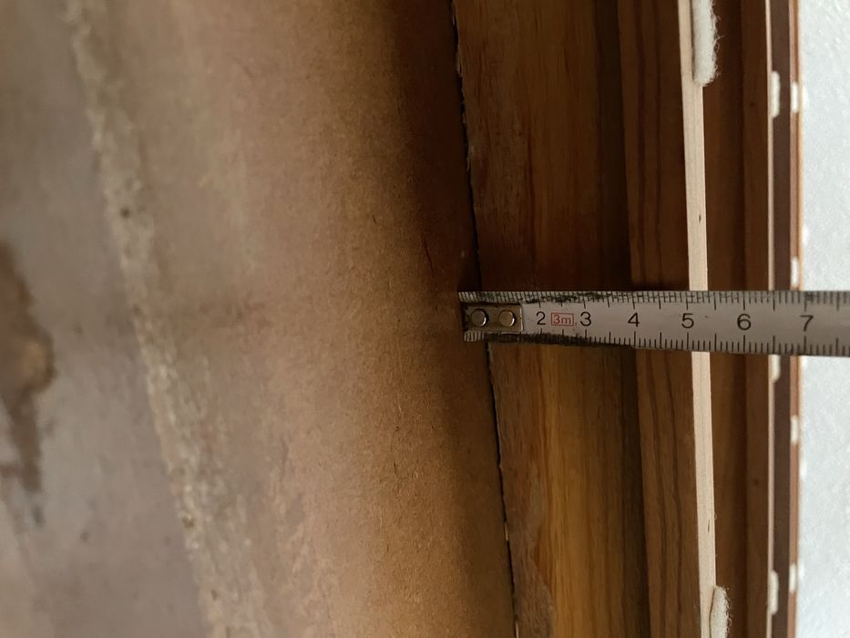 Estantes/ expositores de madeira