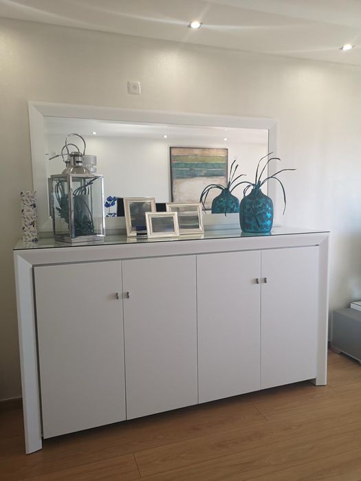 Aparador em cerejeira pintado de branco