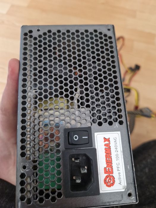 ENERMAX 425W Модульний 24+8(4+4)/8+8(6+2)відео/5sata/2molex Блок живле