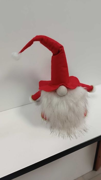 Гном новорічний під ялинку