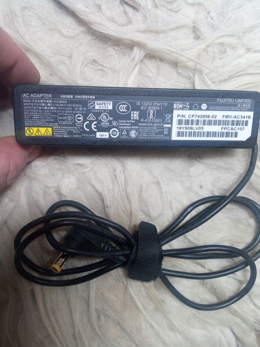 Електрошрот Fujitsu slim 65W блок живлення  19V 3.42A Fujitsu 5.5/2.5.