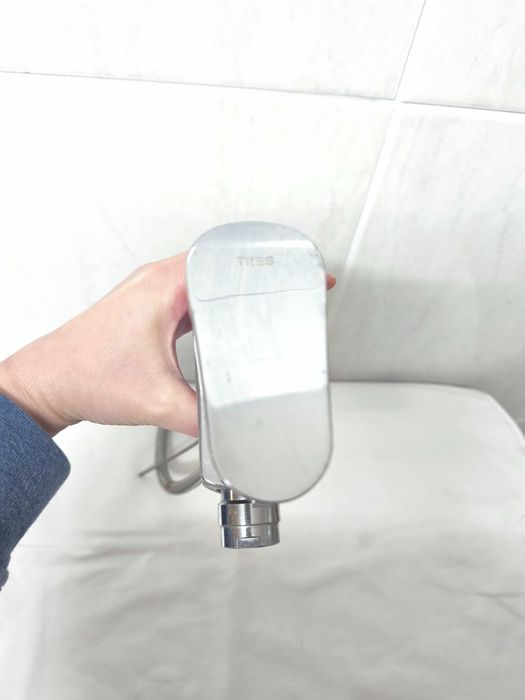 Três - torneira em muito bom estado