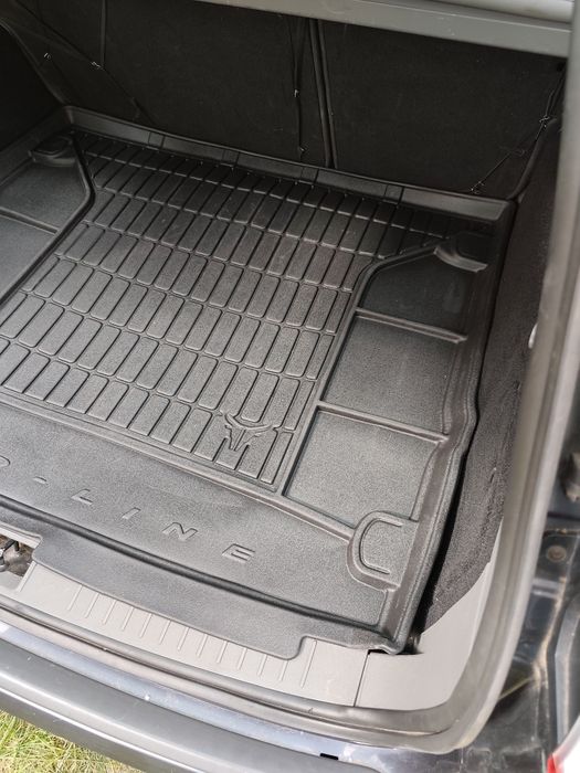 Gumowa mata bagażnika 3D do Ford Focus II 2004-2011 Kombi