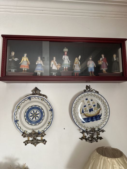 Coleção trajes regionais 9 figuras pintadas á mão - coleçoes Philae