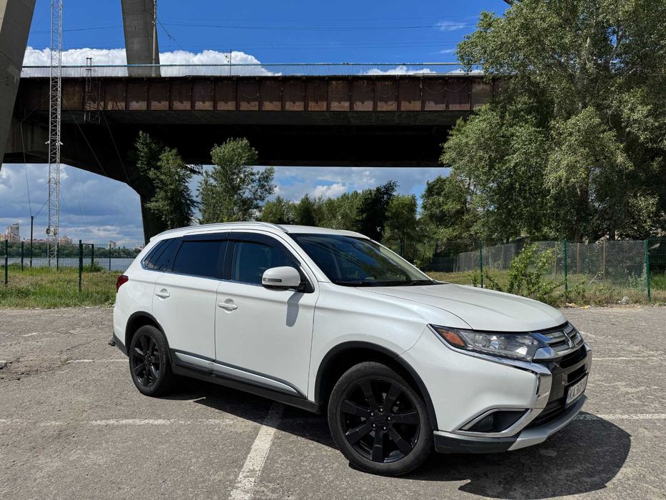 Mitsubishi Outlander 2016 (2.4 S-AWC)