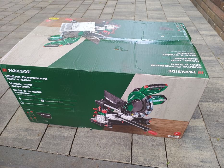 Parkside ukośnica z posuwem PZKS 2000 C3