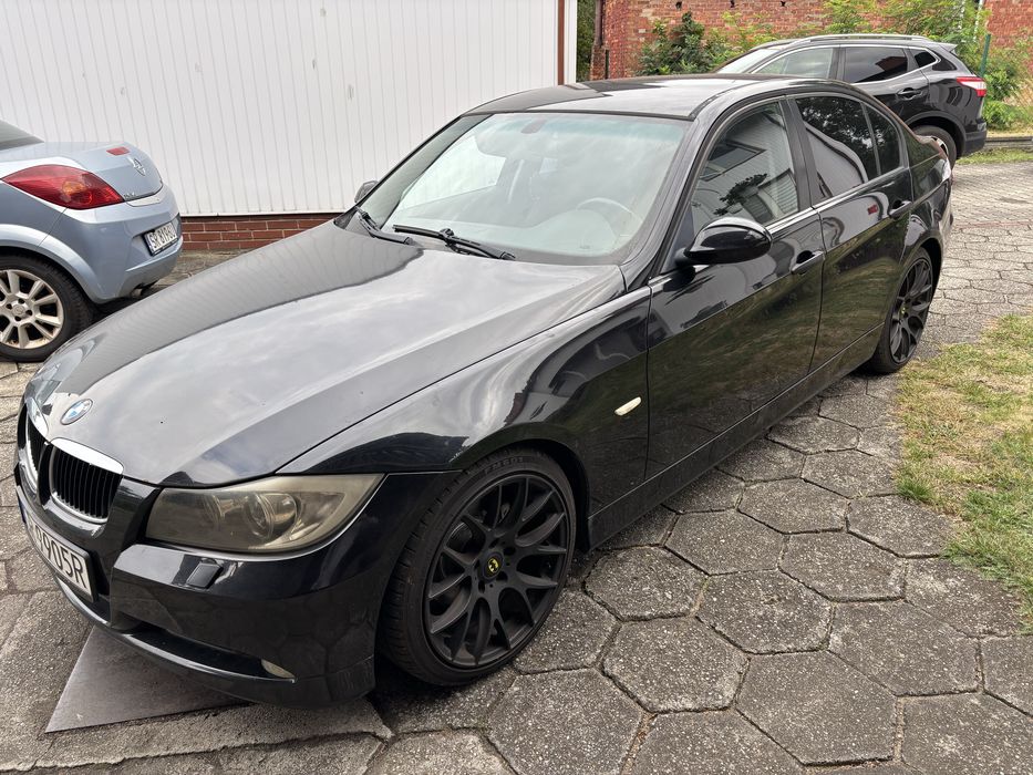 BMW E90 320i 2005