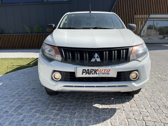 Mitsubishi L200 2.3 DI-D CD Invite 2WD