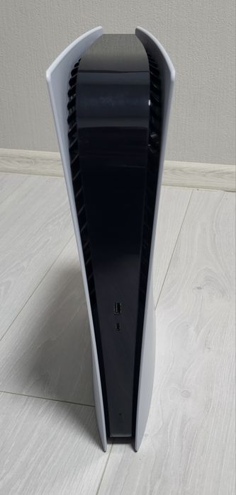 Ігрова консоль Playstation 5, остання ревізія, стан нової