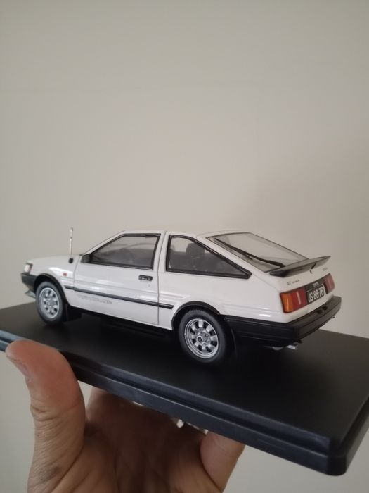 Miniatura 1/24 Toyota Corolla GT 1986