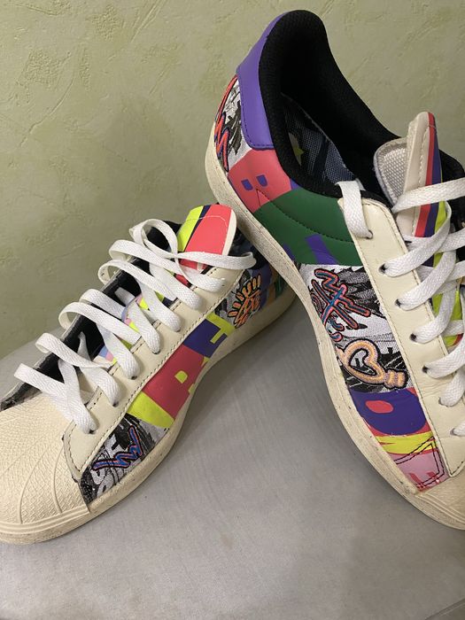 Продам кросівки Adidas by