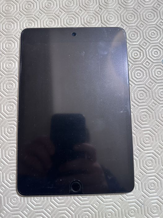 Apple Ipad mini 5 -reservado