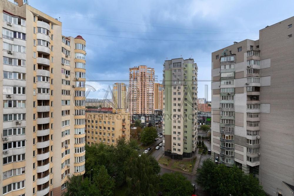 Продаж квартири, вул. Токарева, Солом'янка, Київ