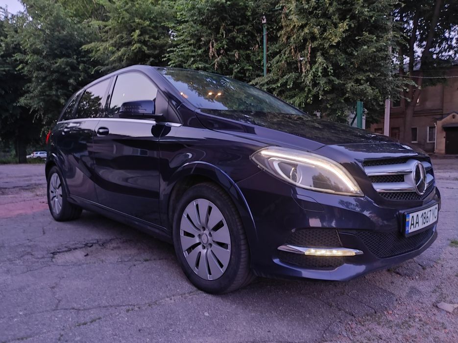 Продам автомобіль Mercedes -Benz B-Class 2017рік