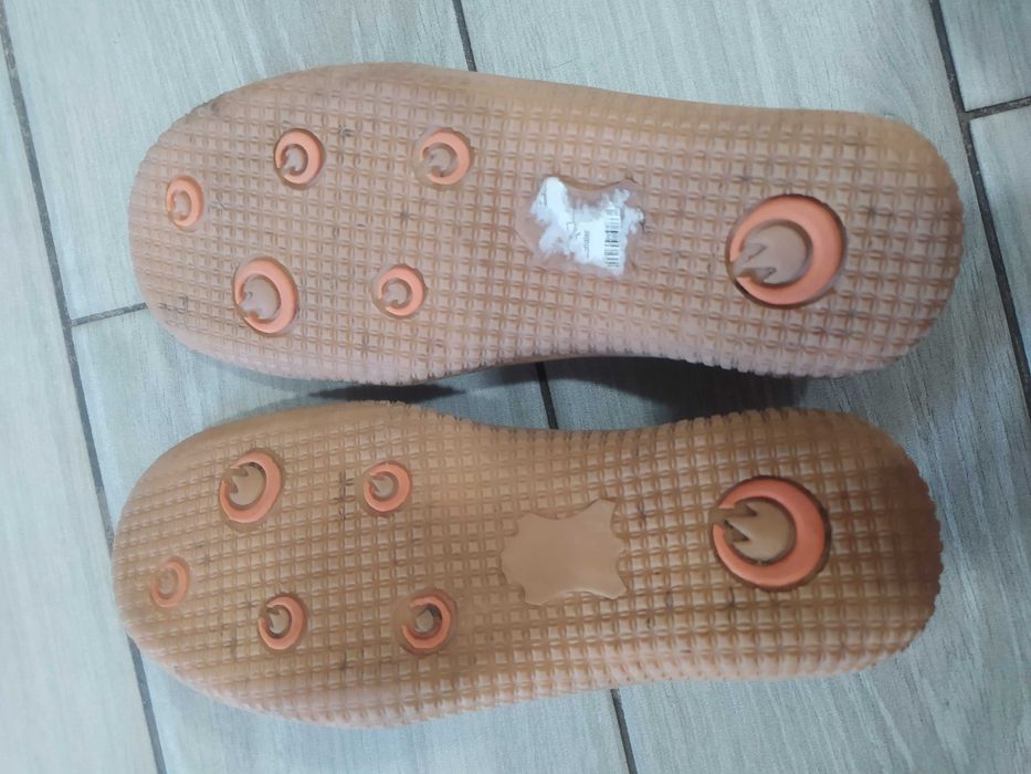 Сандалі шкіряні жіночі Bugatti