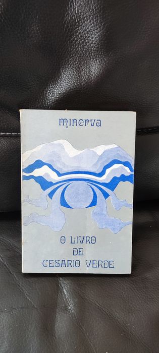 Vários livros antigos em bom estado