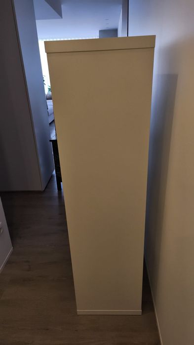 Armário / Estante branca KALLAX IKEA com portas – excelente estado