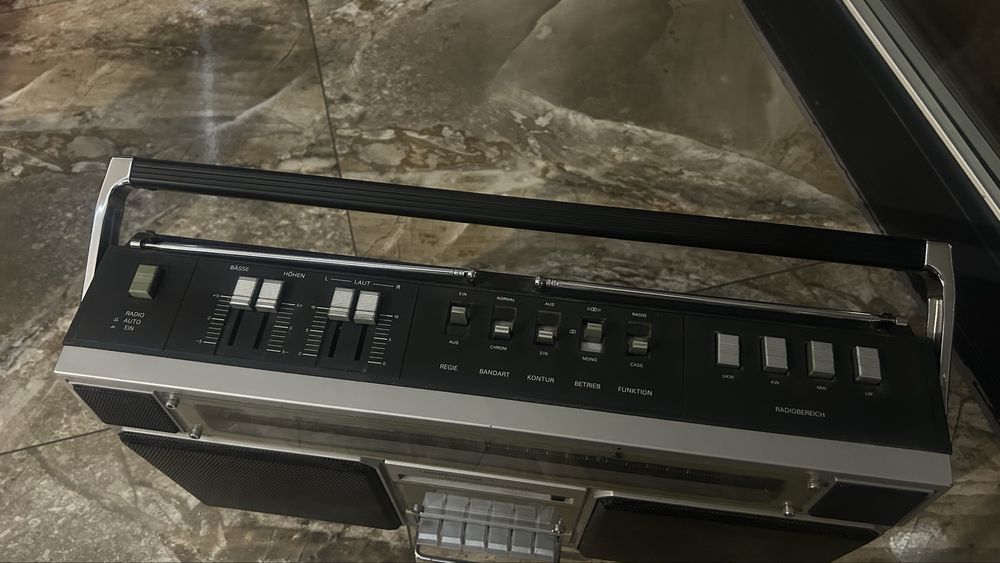 Radiomagnetofon Universum Super Sound 16000