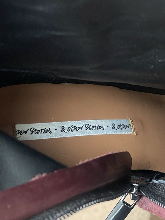 Чоботи жіночі бордові.