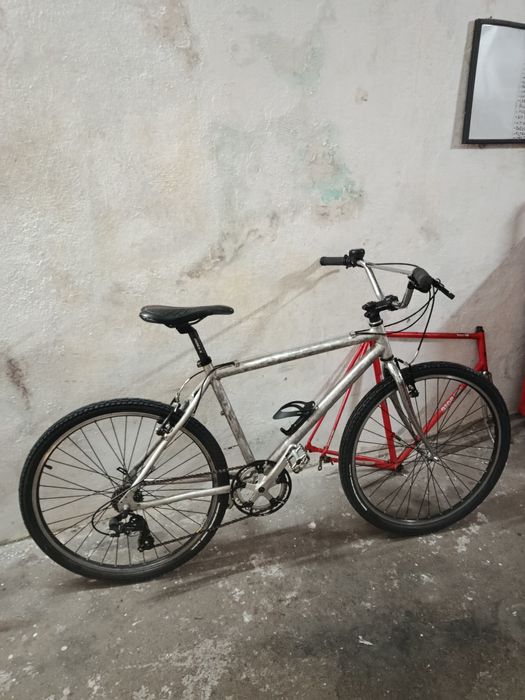 Bicicleta alumínio de cidade