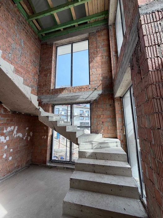 Продається вишуканий будинок 278м.кв. в Івано-Франківську - Вид 4