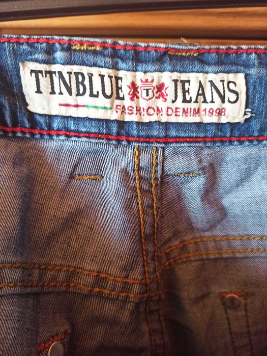 Niebieskie szorty jeansowe w rozmiarze W33