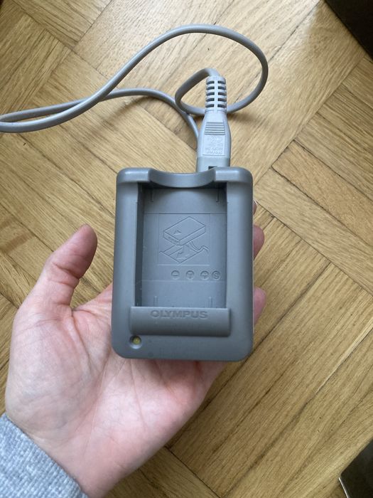 oryginalna ładowarka Olympus BCS-5 (znana również jako PS-BCS5)