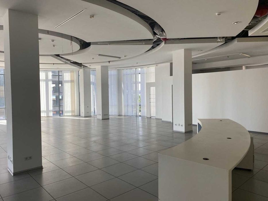 Продаж офісу 691 м² з орендарем у центрі Дніпра | пр. Яворницького | вид на річку - More