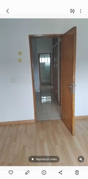Quarto de casal grande com varanda