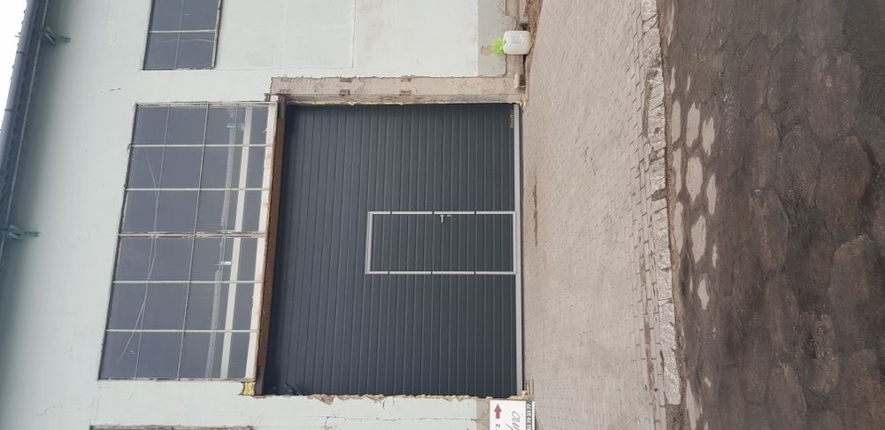 Brama garażowa segmentowa Bramy garazowe przemysłowe producent