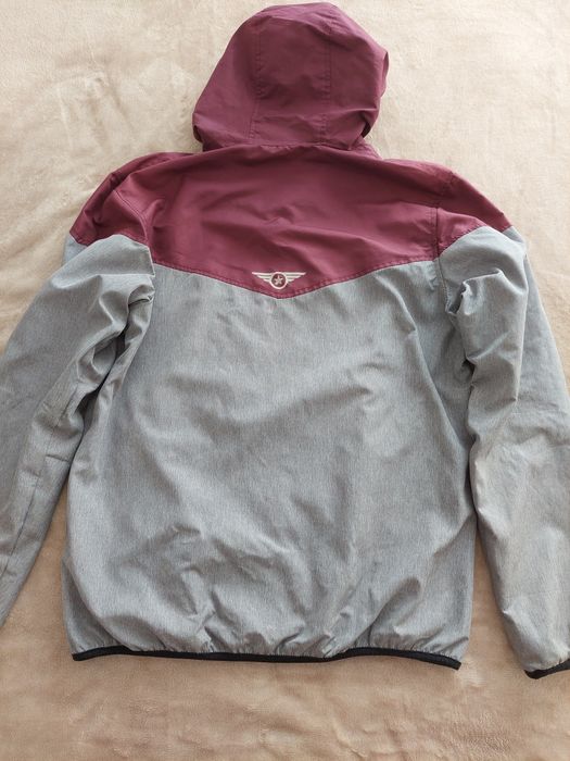 Вітровка чоловіча стильна