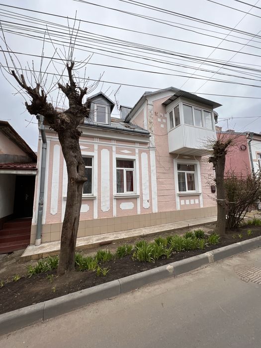 Продаж будинку по вул. Козачука